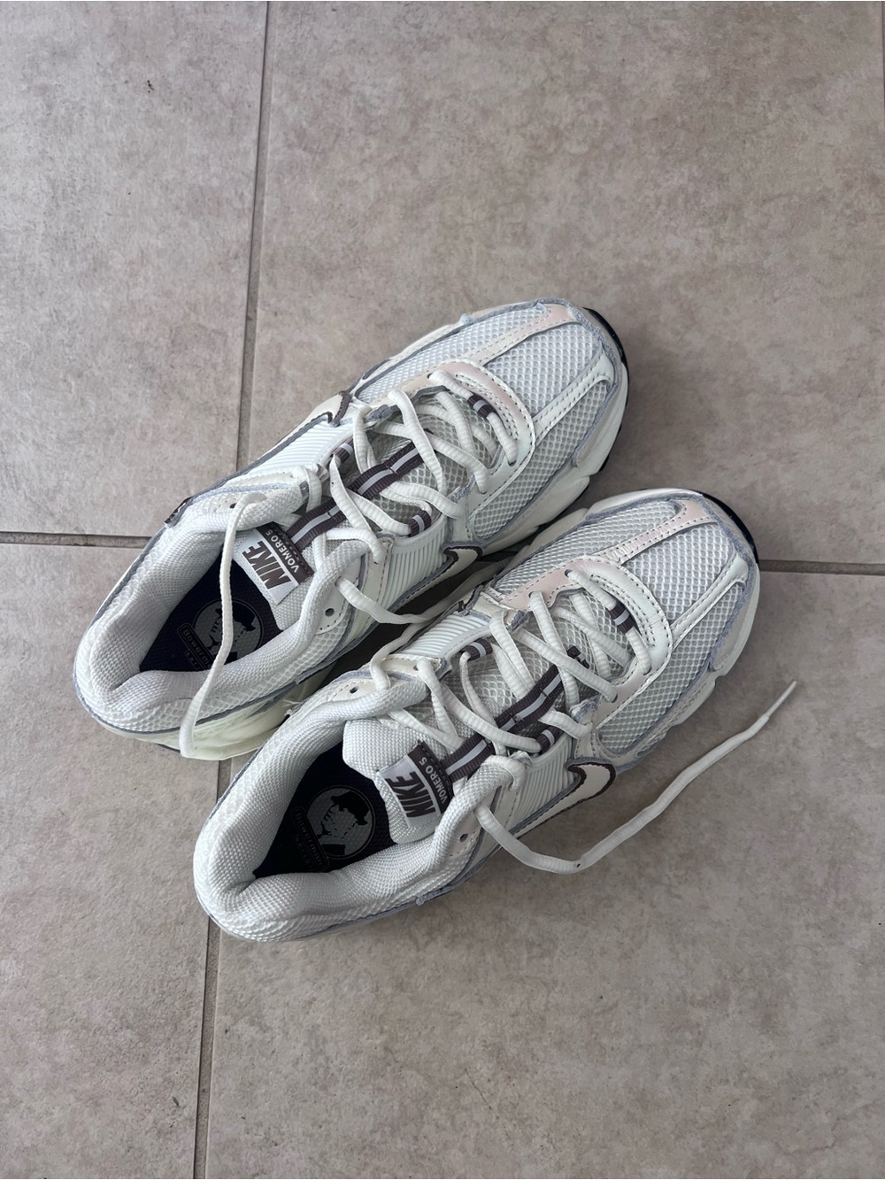Nike Vomero 5 Sneakers - Picture 3 of 4